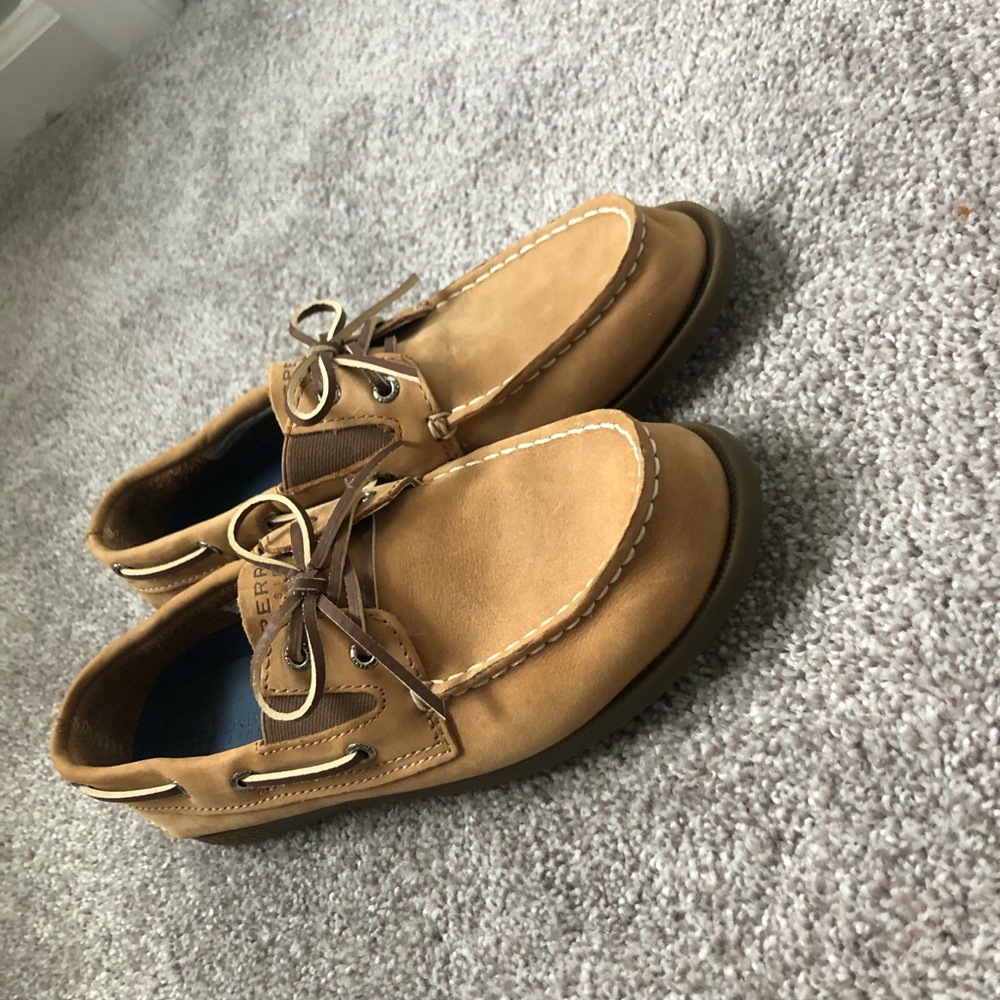 NEVER WORN SPERRYS MEN